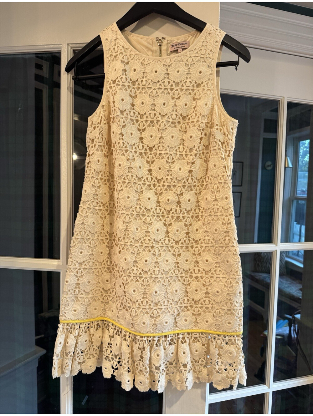 Juicy Couture Daisy Guipure Crochet Shift Mini Dress Zip Size 2 off white